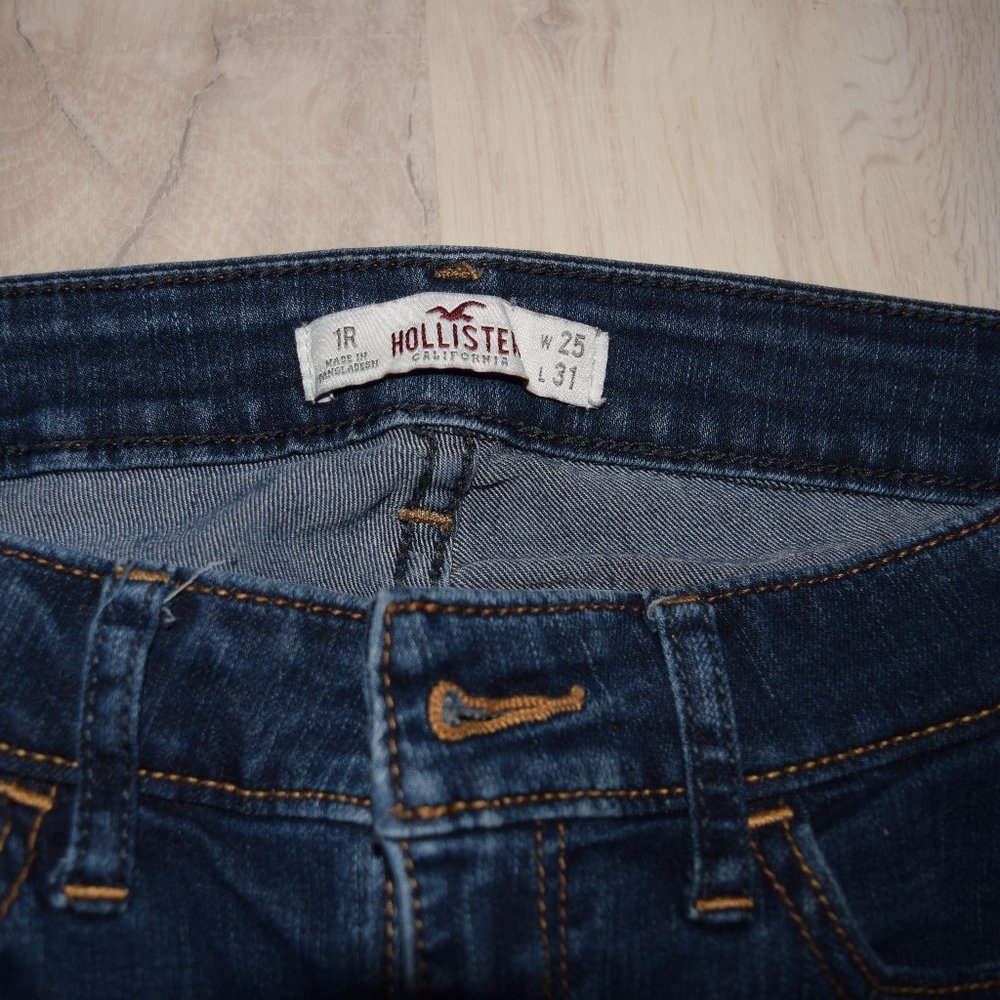dark blue hollister jeans